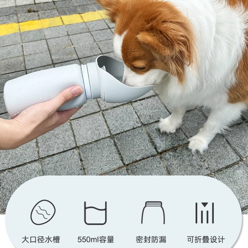 Nouvelle gourde en silicone pour chien, portable et pliable, idéale pour les promenades et les balades. Fontaine à eau pour animaux de compagnie. 